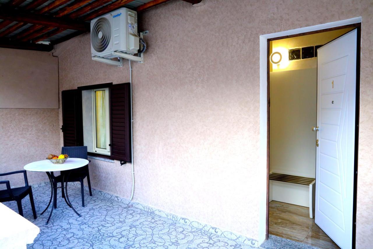 Afrodite Accomodation Тропея Экстерьер фото